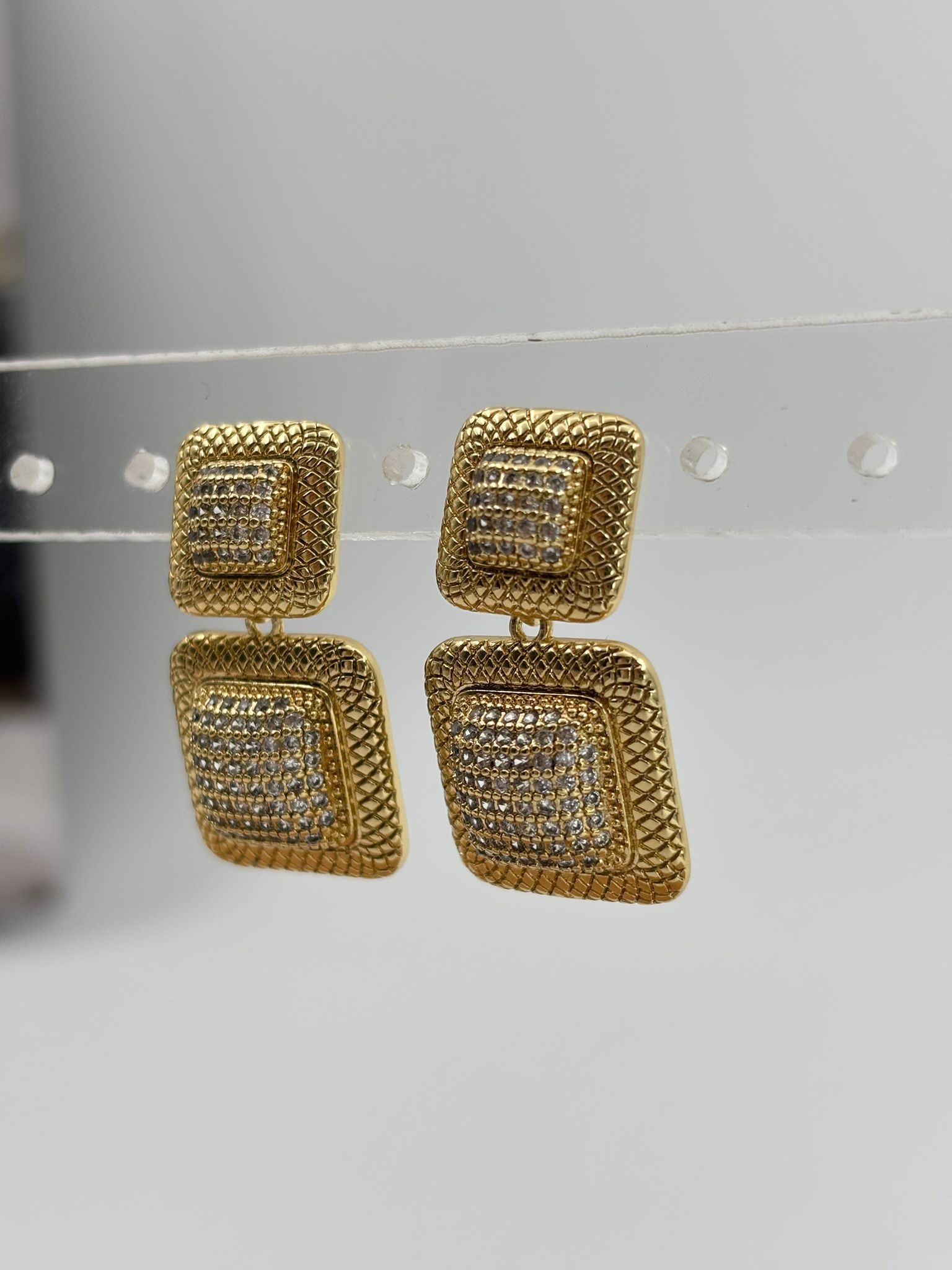 Kare Form Küpe | Gold Taş Dokulu